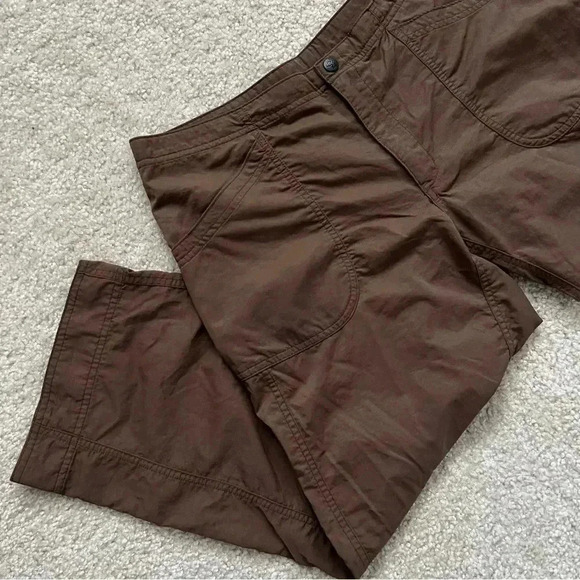MOUNTAIN HARDWEAR Women OL1153 Brown Cropped Hiking Capri Pants SZ 10 Zip Pocket - Picture 4 of 15